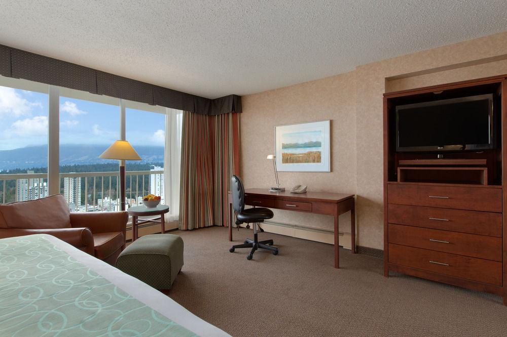 Coast Plaza Hotel And Suites Vancouver Ngoại thất bức ảnh